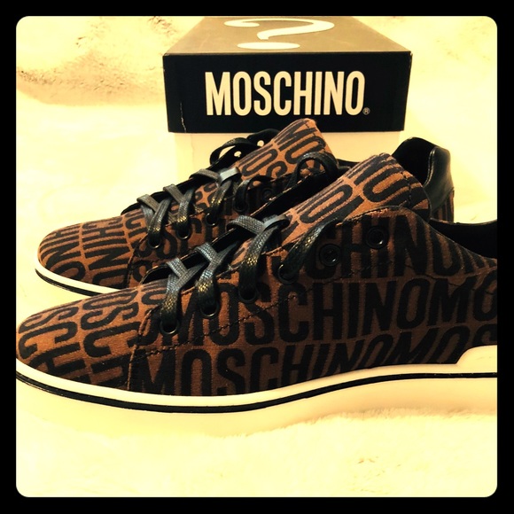 moschino tennis shoes